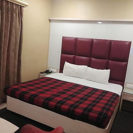Hotel Manoranjan Inn Lucknow Zewnętrze zdjęcie