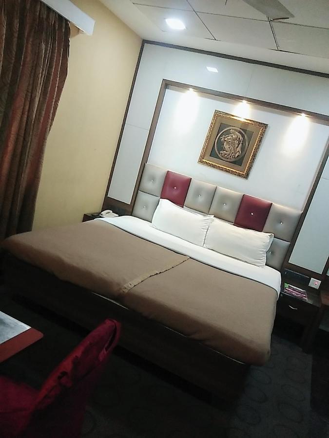 Hotel Manoranjan Inn Lucknow Zewnętrze zdjęcie