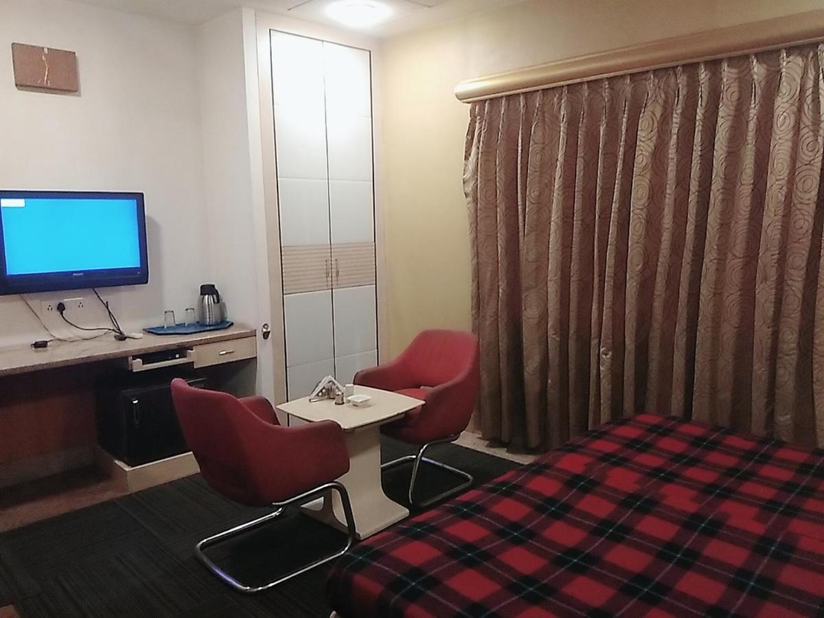 Hotel Manoranjan Inn Lucknow Zewnętrze zdjęcie