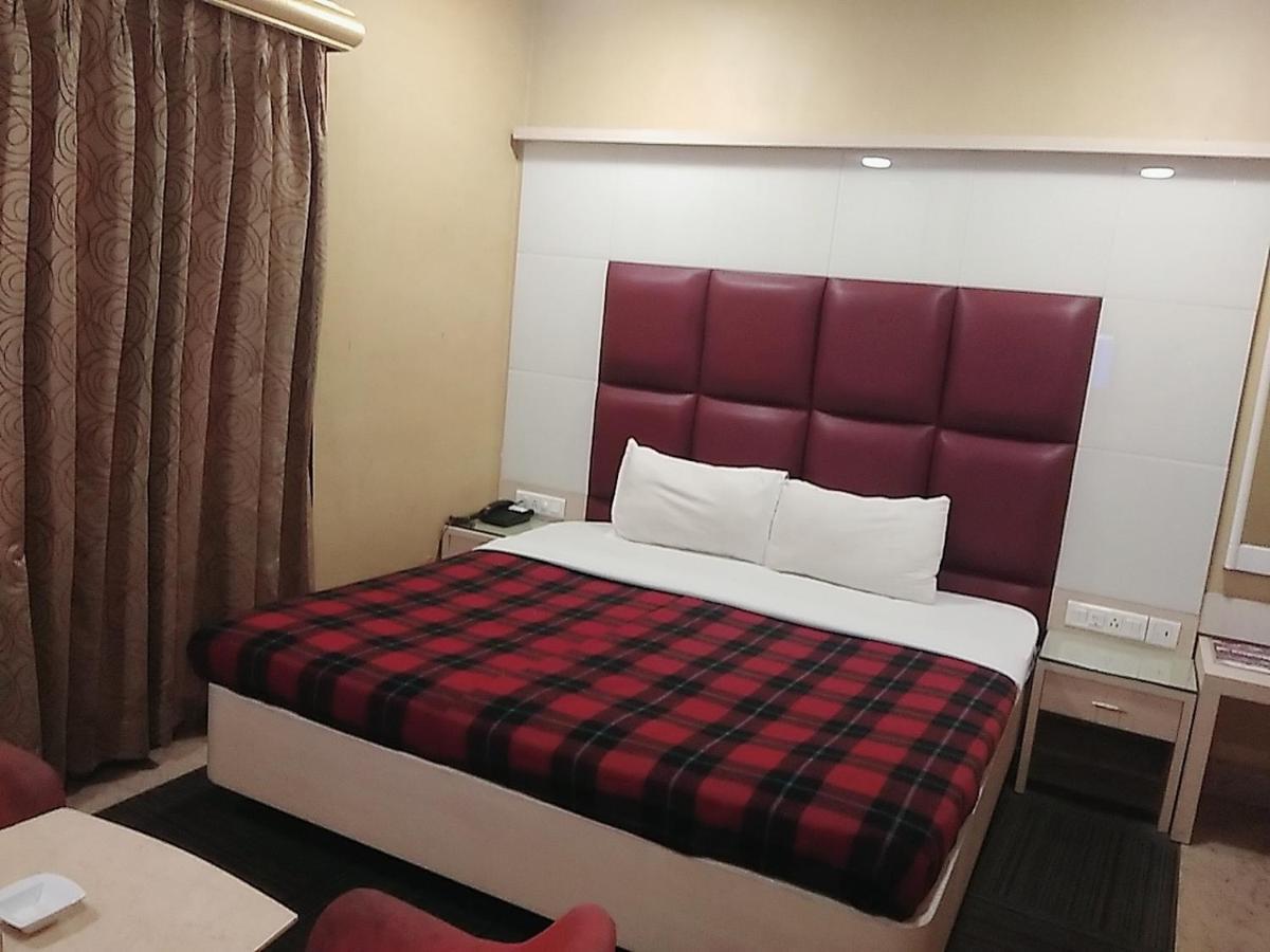 Hotel Manoranjan Inn Lucknow Zewnętrze zdjęcie